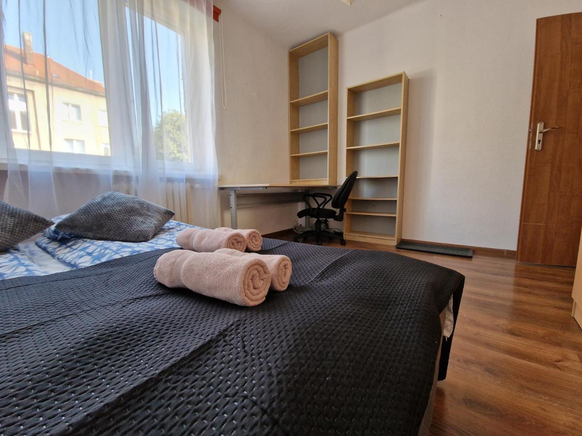 R Mieszkanie Cale Albo Pokoj Bllisko Wszystko Lägenhet Gdańsk Exteriör bild
